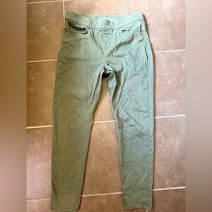 Levi Pull on Skinny’s